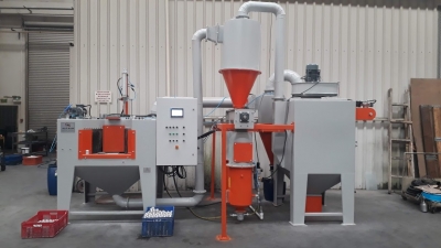 AUTOMATIC TABLE SANDBLASTING MACHINE